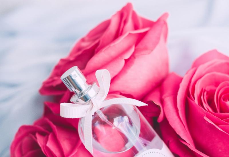 Parfem i ruže - 10 najboljih poklona za Dan žena s kojima ne možete pogriješiti